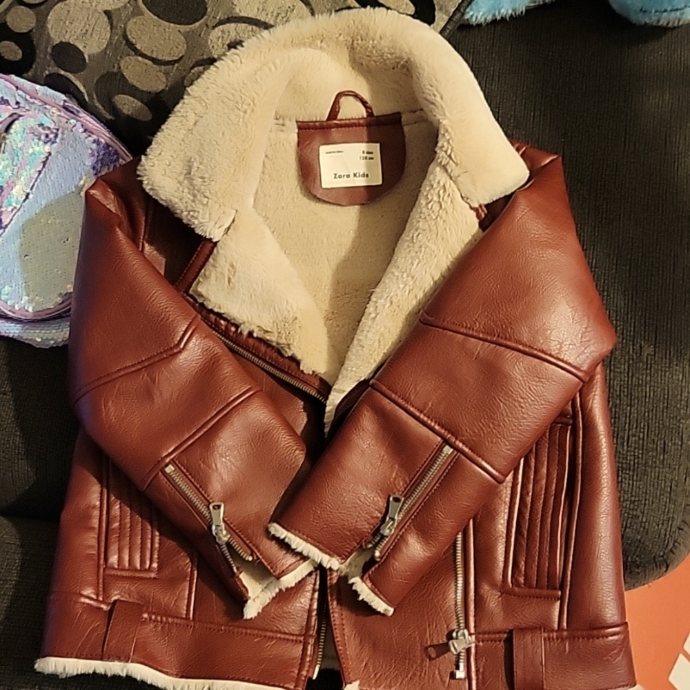 Zara leather jacket burgundy red color good condition. Size 8 128 cm